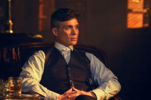 Cillian Murphy si zopakuje ikonickú rolu Thomasa Shelbyho