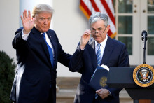 Americký prezident Donald Trump od šéfa Fedu Jeroma Powella žiada, aby znížil úrokové sadzby. FOTO: Reuters