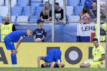 Proti Španielom sme siahali na mimoriadne cenný bod. Napokon však našim mladíkom zostali po prehre 2:3 len oči pre plač. FOTO: TASR/M. Baumann